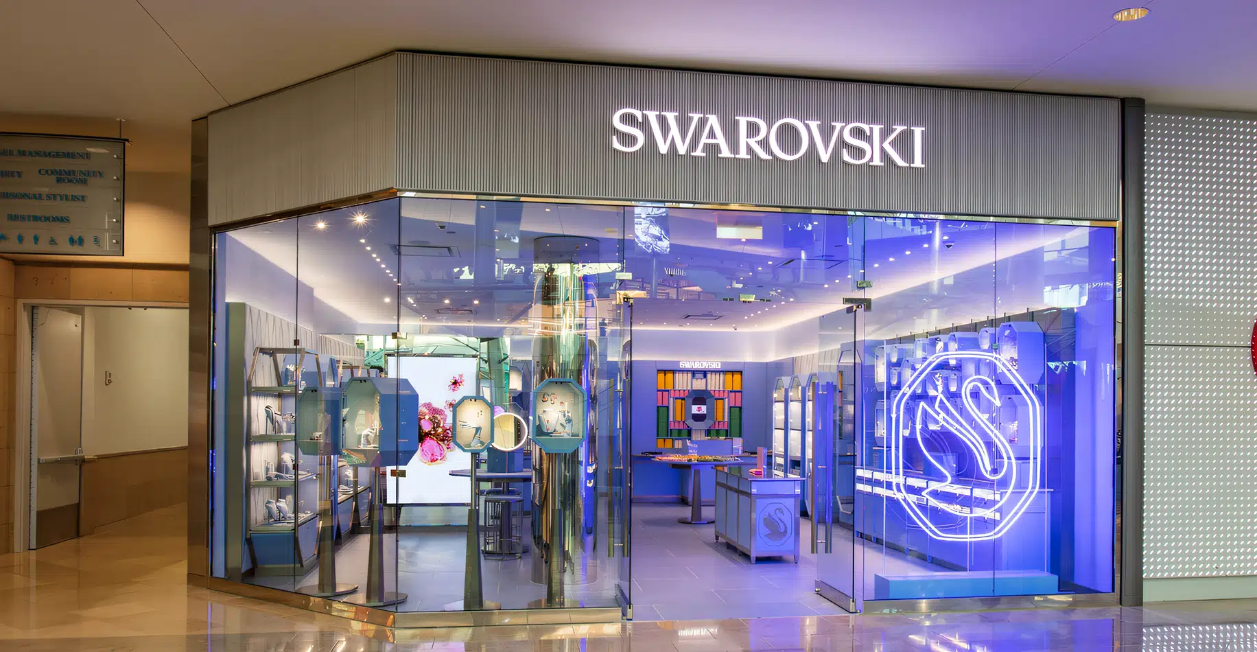 Banner 1 - Swarovski AE