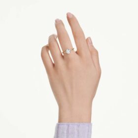 Stilla Cocktail Ring Round Cut, White, Gold-Tone Plated